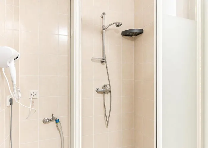 Comfy 2br Near U6 Station -long Term Apartamento Viena